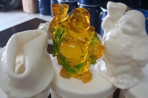 哪些硬度的液體硅膠更適合翻模工藝品 ？